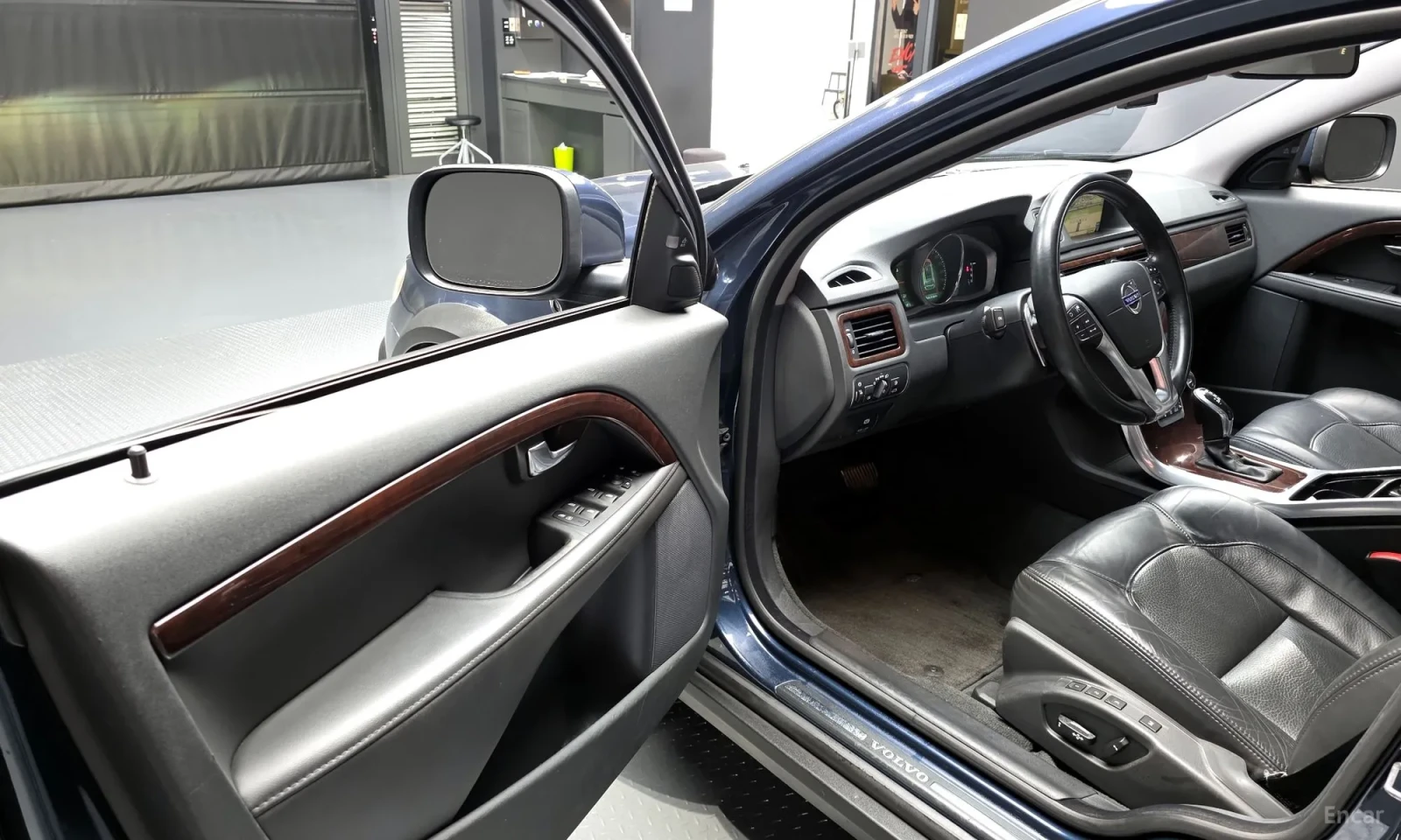 Volvo Xc70 D5 AWD, снимка 5 - Автомобили и джипове - 54264081