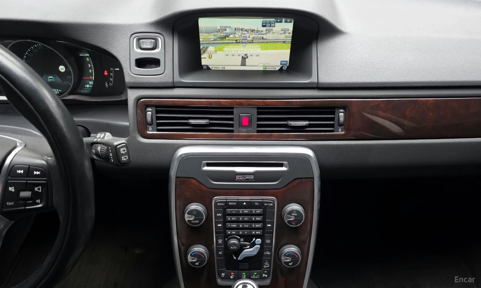 Volvo Xc70 D5 AWD, снимка 9 - Автомобили и джипове - 54264081