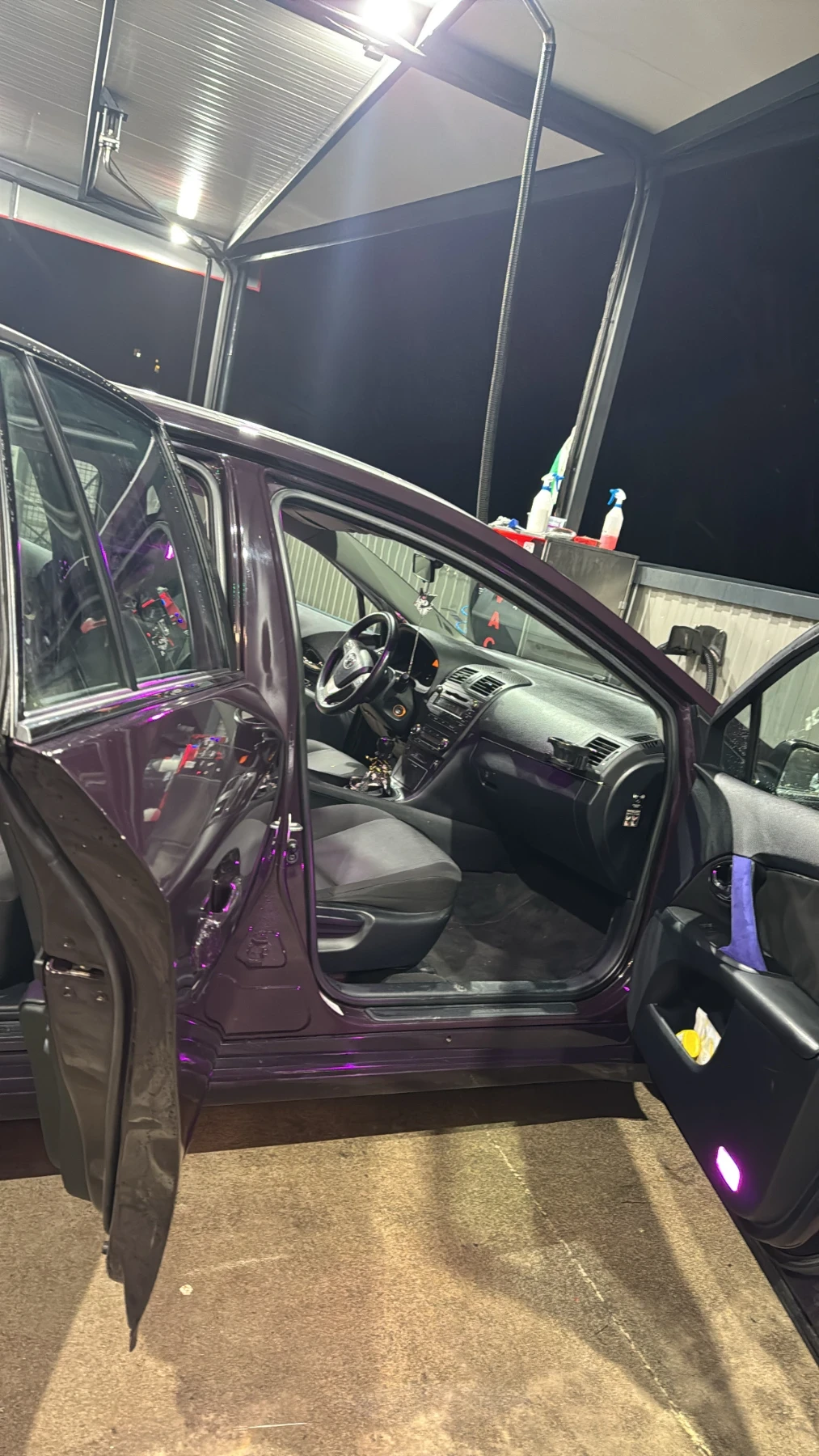 Toyota Avensis 1.8valvematic, снимка 5 - Автомобили и джипове - 54311680