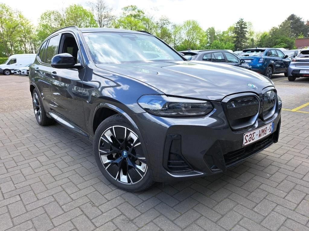 BMW iX3 Impressive - Electric