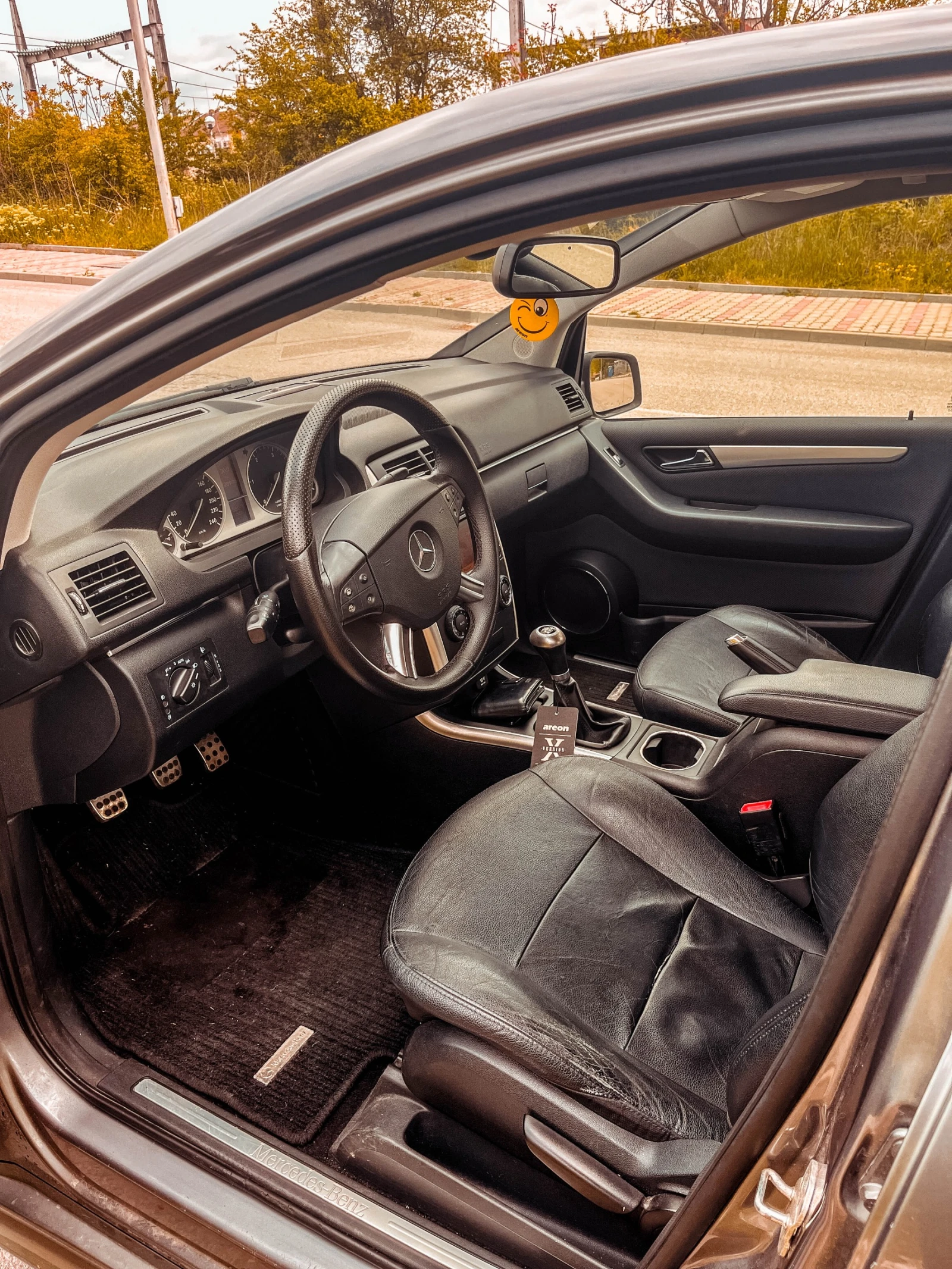 Mercedes-Benz B 200, снимка 10 - Автомобили и джипове - 54400549