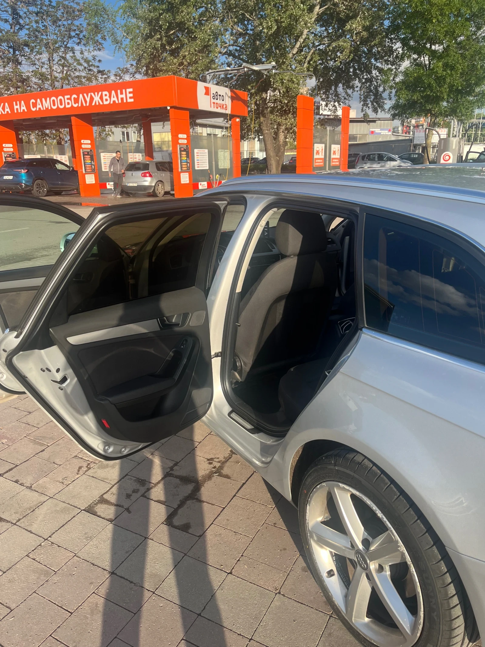 Audi A4 Автомобилът е Audi a4 3.0 TDI, снимка 16 - Автомобили и джипове - 54552193