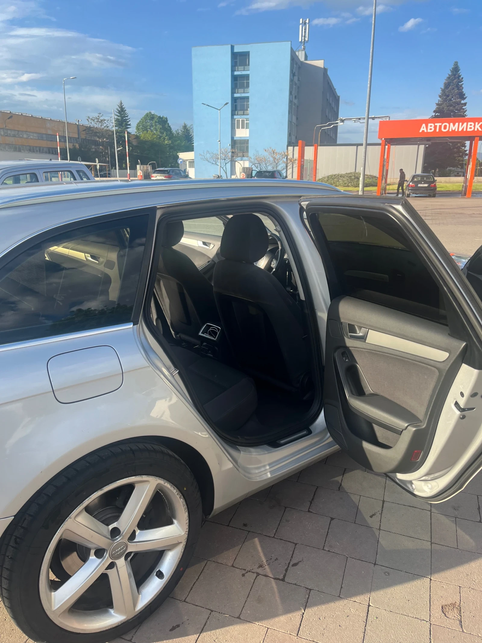 Audi A4 Автомобилът е Audi a4 3.0 TDI, снимка 14 - Автомобили и джипове - 54552193