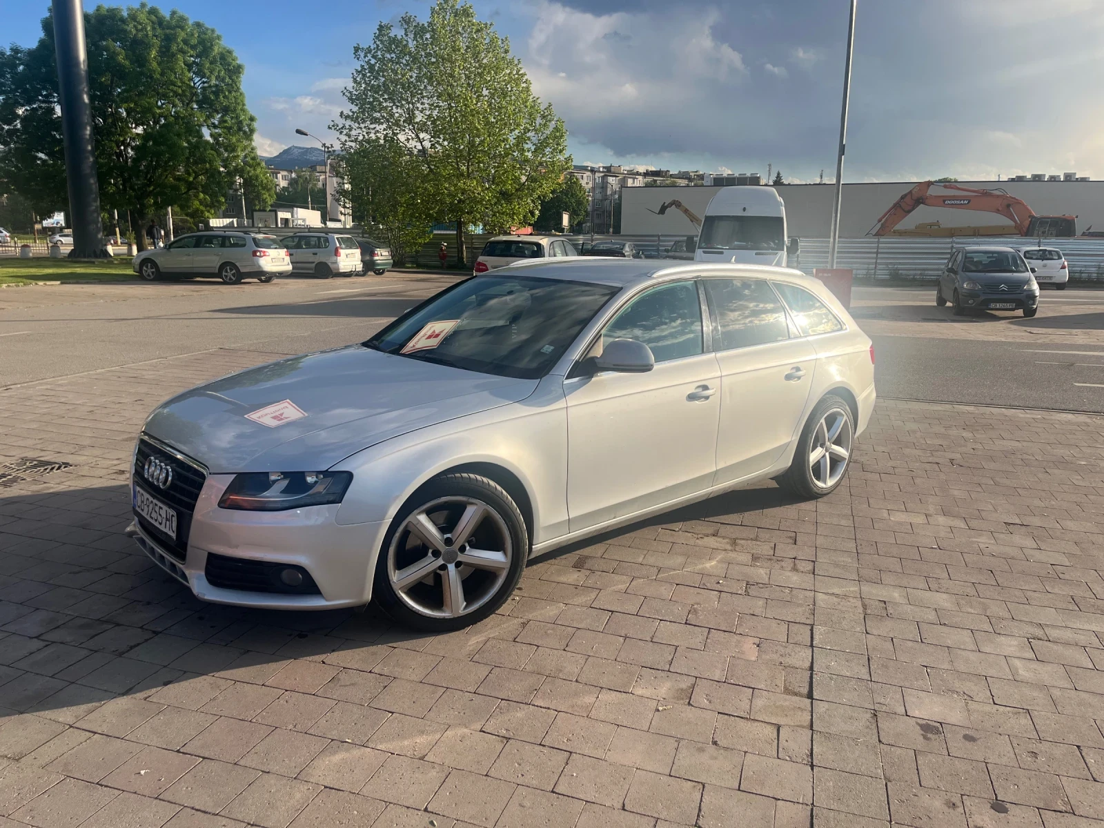 Audi A4 Автомобилът е Audi a4 3.0 TDI