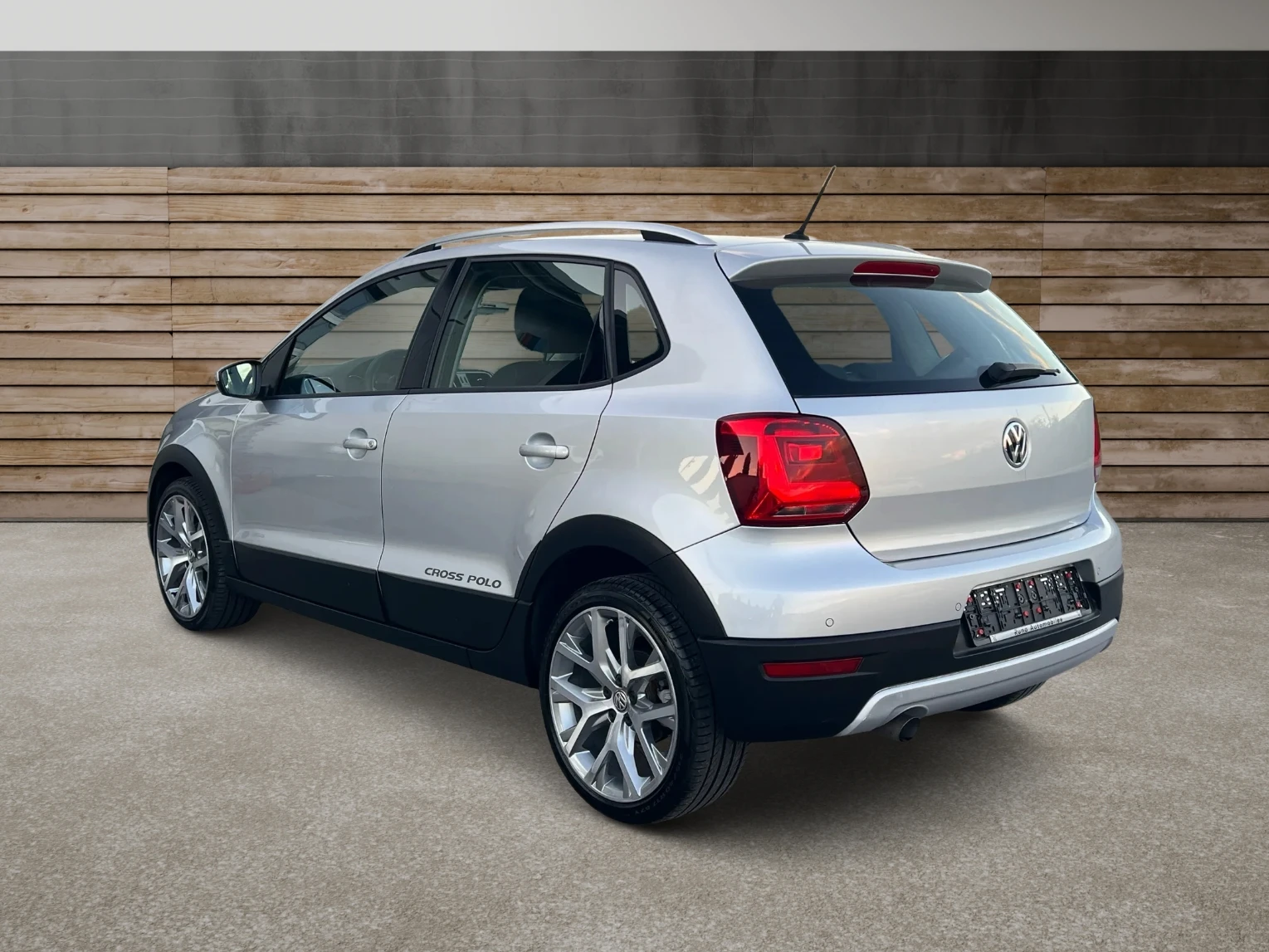 VW Polo Cross 1.4TDi DSG 147000km EURO6B, снимка 4 - Автомобили и джипове - 54706821