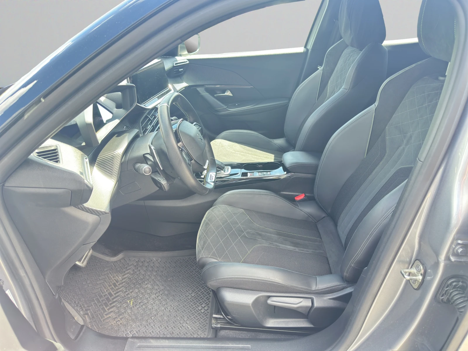 Peugeot 2008 GT PACK 1.2 Puretech EAT8 EURO 6.3, снимка 10 - Автомобили и джипове - 54718838
