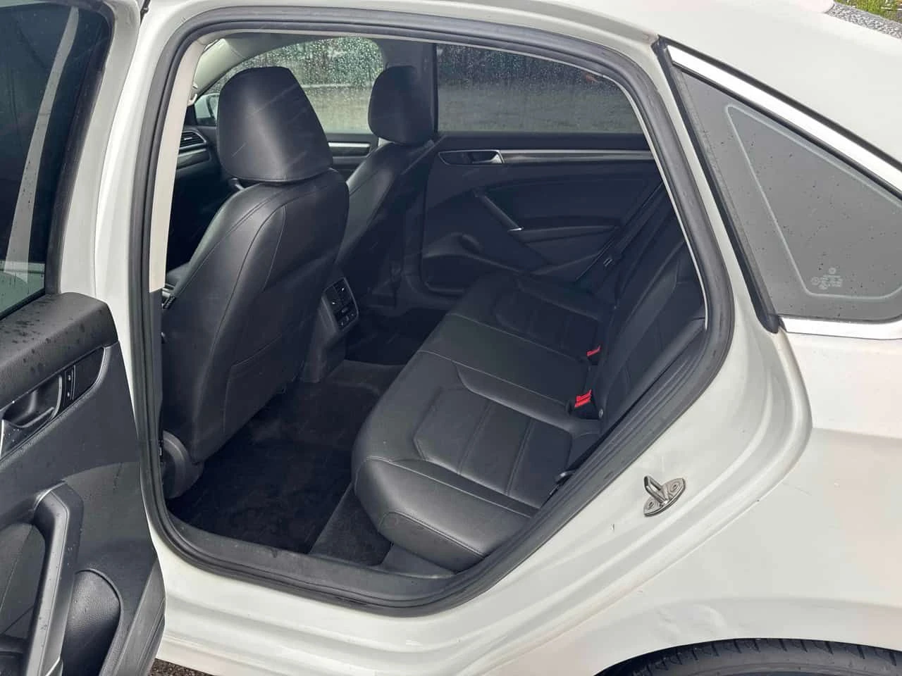 VW Passat Comfortline/CARFAX/ФИНАНСИРАНЕ, снимка 10 - Автомобили и джипове - 54859943