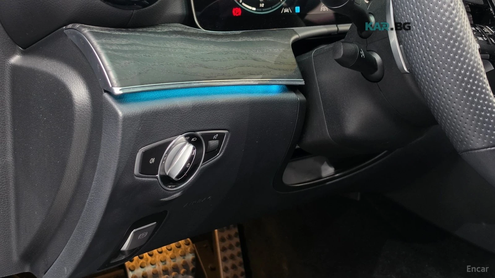 Mercedes-Benz E 220 d/4MATIC/AMG-LINE/SUNROOF/HEAD-UP, снимка 14 - Автомобили и джипове - 55699262