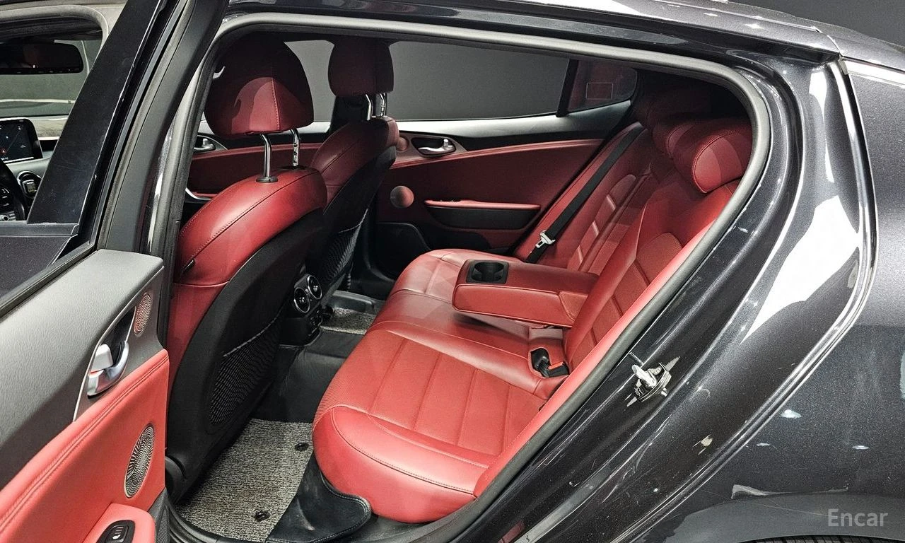 Kia Stinger 3.3* TURBO* AWD* ОБДУХВАНЕ* ХЕДЪП* 360КАМЕРА* , снимка 16 - Автомобили и джипове - 55729922