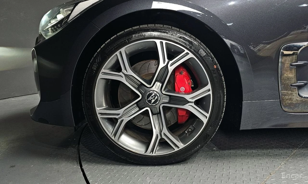 Kia Stinger 3.3* TURBO* AWD* ОБДУХВАНЕ* ХЕДЪП* 360КАМЕРА* , снимка 5 - Автомобили и джипове - 55729922