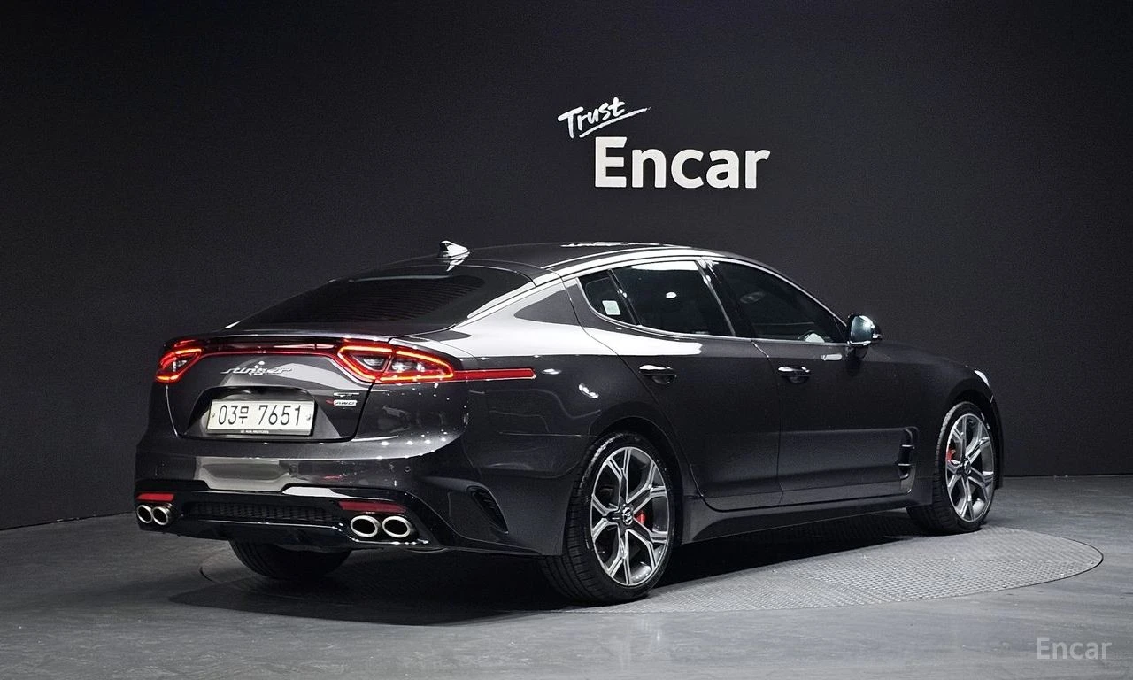 Kia Stinger 3.3* TURBO* AWD* ОБДУХВАНЕ* ХЕДЪП* 360КАМЕРА* , снимка 2 - Автомобили и джипове - 55729922
