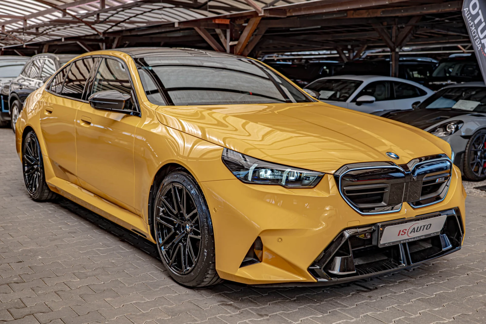 BMW M5 4.4 Plug-in Hybrid/Bower/HuD/Обдухване/Керамика/Ка, снимка 2 - Автомобили и джипове - 55979645