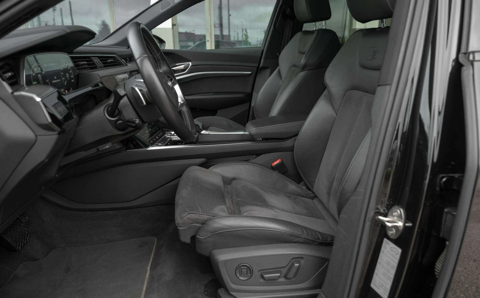 Audi E-Tron 55 S-Line, снимка 5 - Автомобили и джипове - 56206060