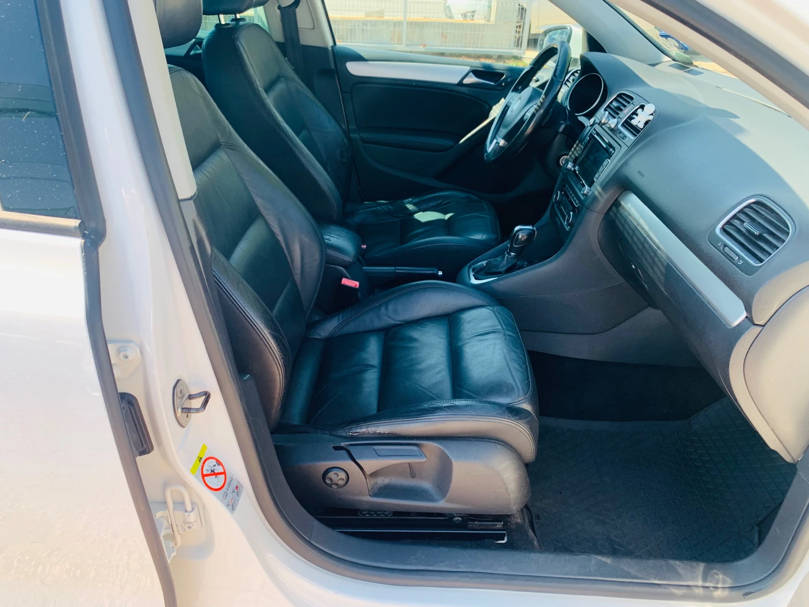 VW Golf 1.4tsi Avtomat, Koжа, снимка 14 - Автомобили и джипове - 56228243