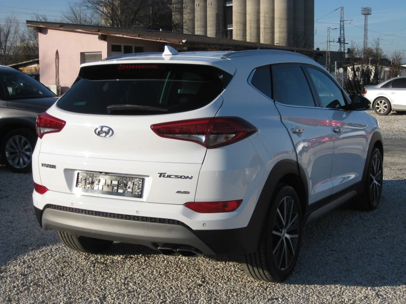 Hyundai Tucson 4 WD, снимка 5 - Автомобили и джипове - 39538071