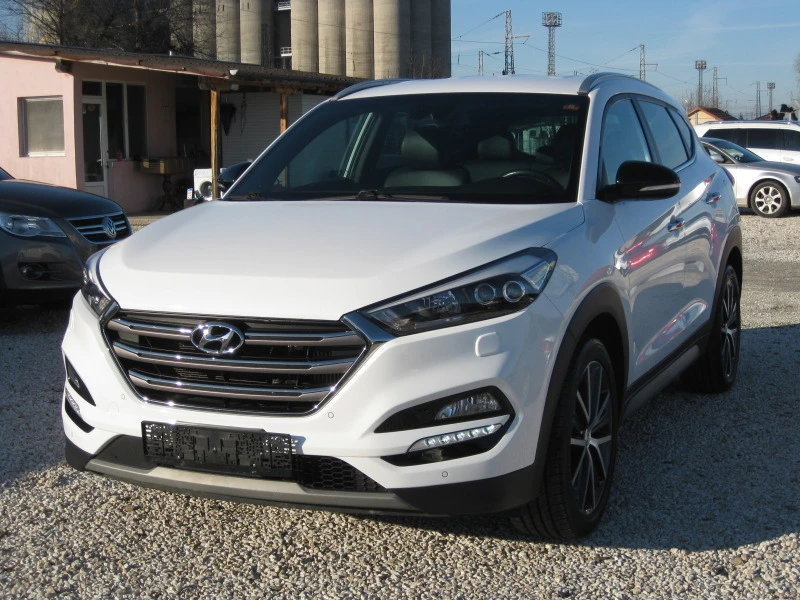 Hyundai Tucson 4 WD, снимка 1 - Автомобили и джипове - 39538071