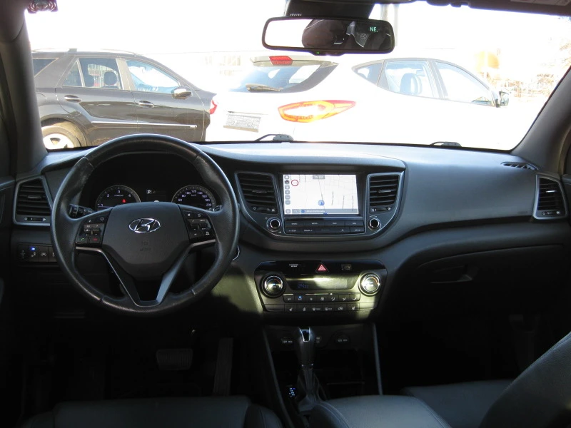 Hyundai Tucson 4 WD, снимка 11 - Автомобили и джипове - 39538071