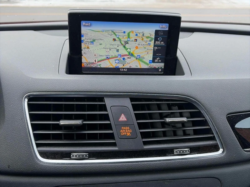 Audi Q3 * Technik * CARFAX * БЕЗ ПЪРВОНАЧАЛНА ВНОСКА, снимка 9 - Автомобили и джипове - 52656104