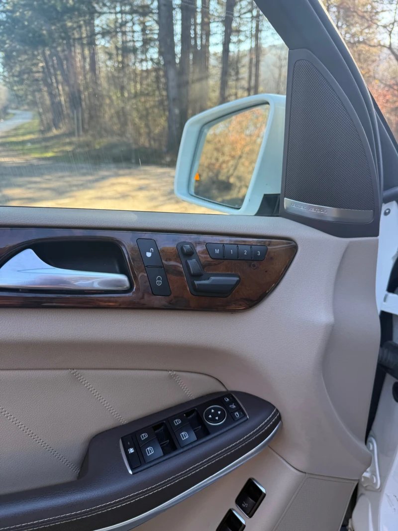 Mercedes-Benz GL 550 GL550 6.3 AMG LINE(Подгреви, Обдухване, 360 Камери, снимка 10 - Автомобили и джипове - 52736864