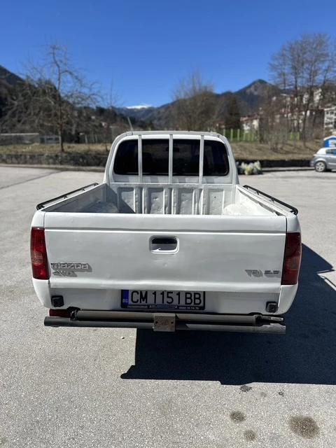 Mazda B2500, снимка 6 - Автомобили и джипове - 49563313