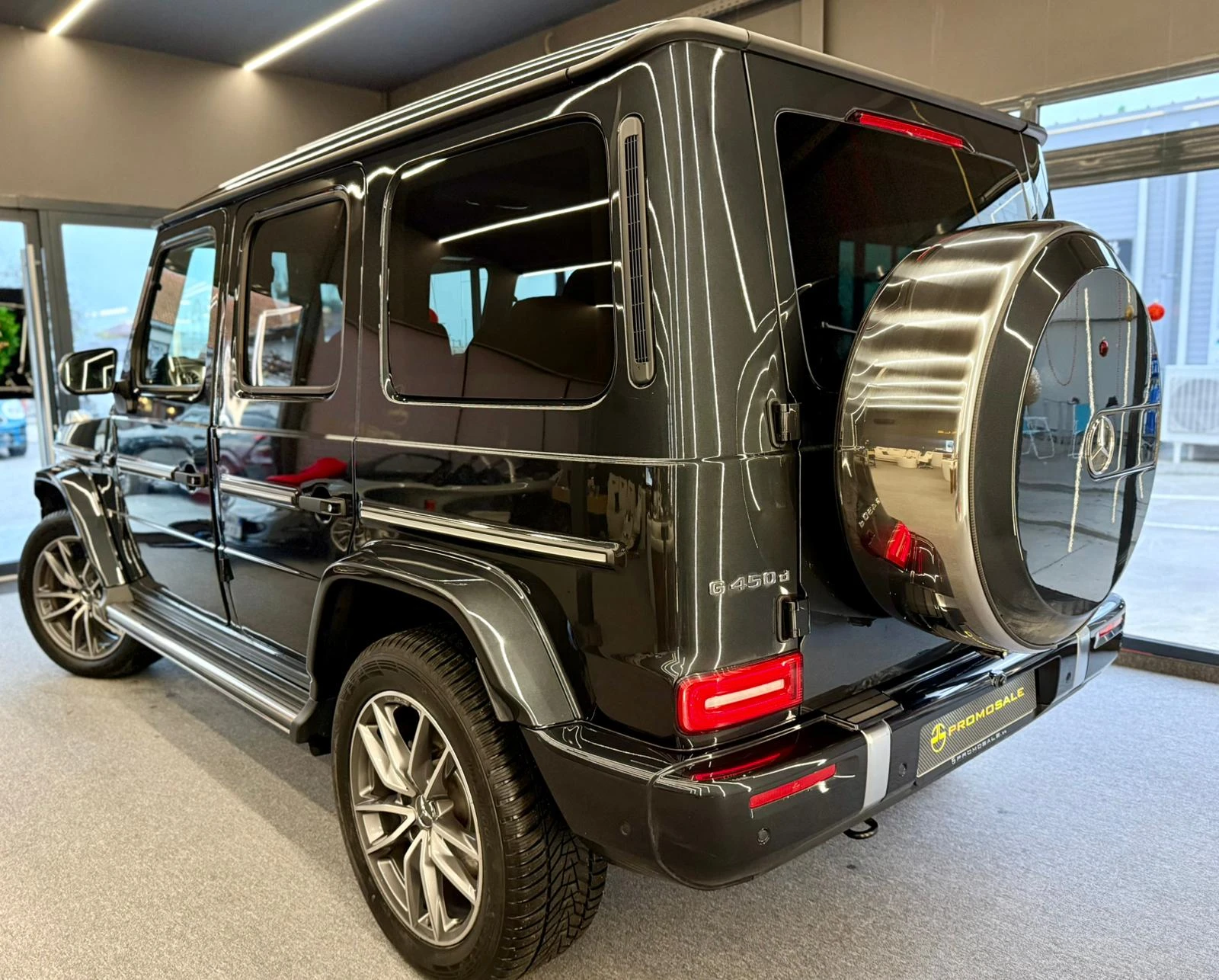 Mercedes-Benz G 450 d* AMG* 4Matic* Гаранция* Burm* Лизинг* MultiBeam - изображение 4