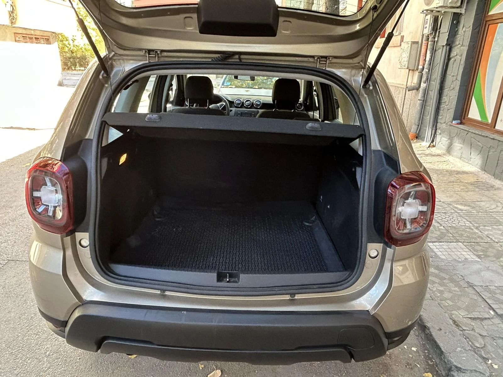 Dacia Duster 1.0tce100кс., снимка 11 - Автомобили и джипове - 53647670