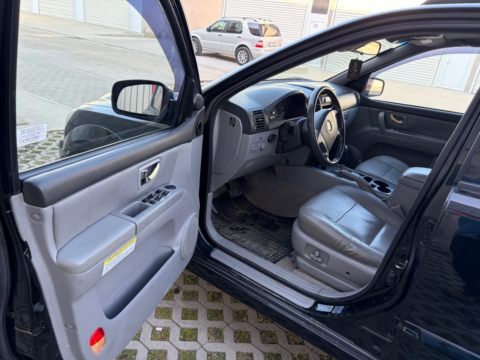 Kia Sorento 2.5 CRDI 4* 4, снимка 7 - Автомобили и джипове - 53907036