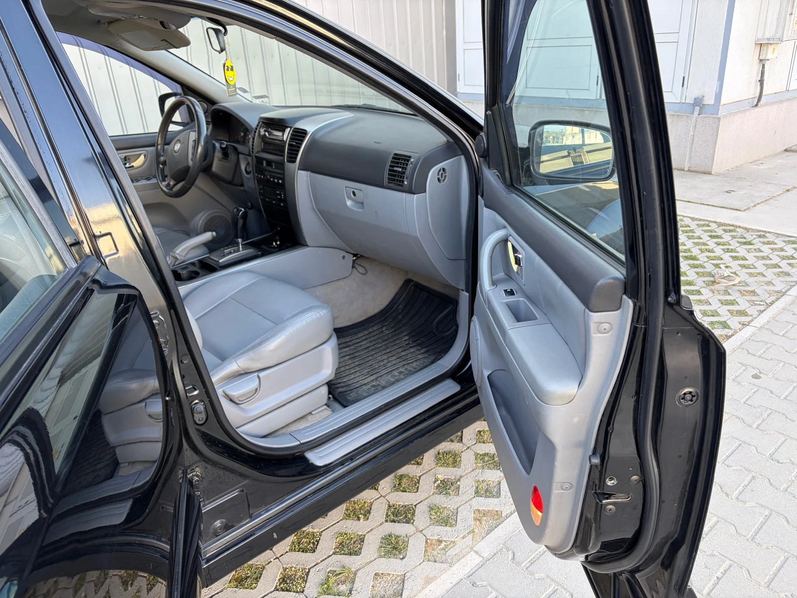 Kia Sorento 2.5 CRDI 4* 4, снимка 5 - Автомобили и джипове - 53907036