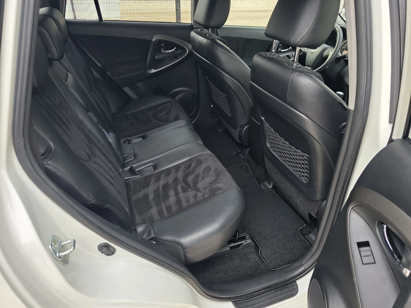 Toyota Rav4 FULL SERVICE IN TOYOTA Navi Kamera Keyless Go 4�4  | Mobile.bg � ����������� 15