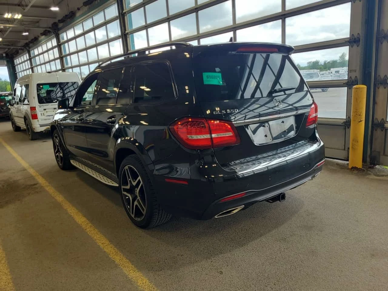 Mercedes-Benz GLS * 550 * CARFAX * ЦЕНА ДО БГ, снимка 4 - Автомобили и джипове - 55036664