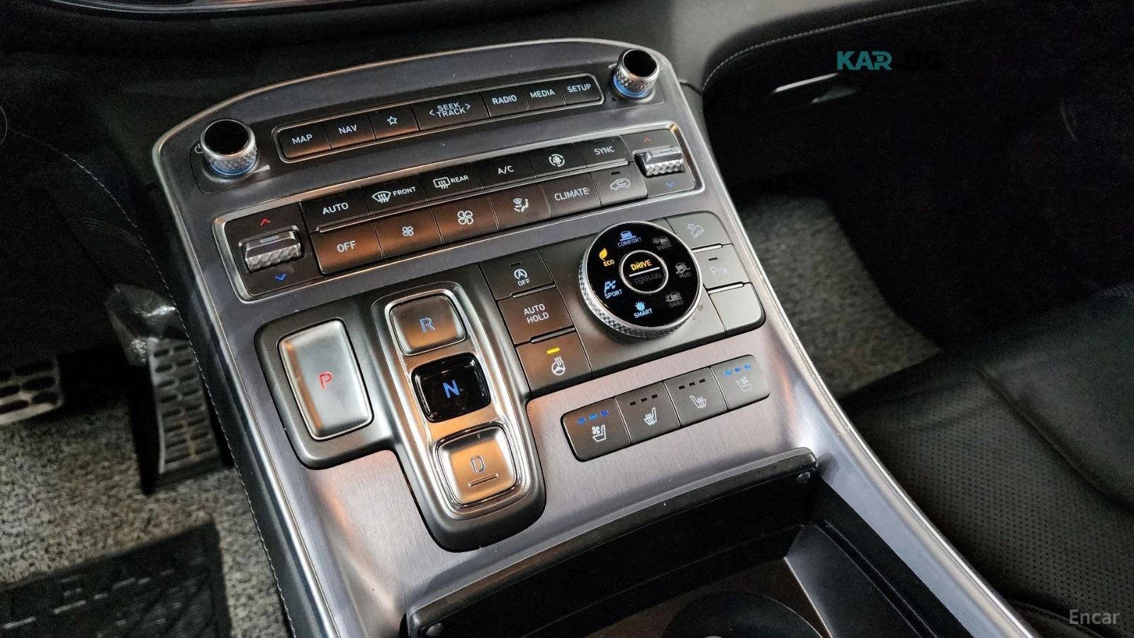 Hyundai Santa fe CALLIGRAPHY* 4x4* DISTRONIC* ПОДГРЕВ* ОБДУХВАНЕ* , снимка 11 - Автомобили и джипове - 56017712
