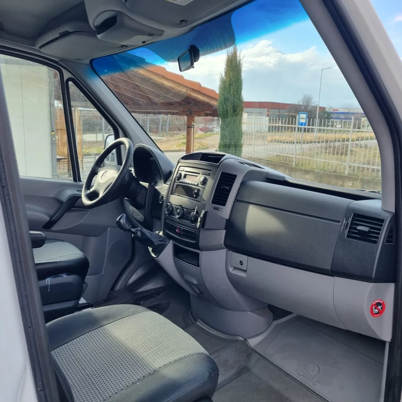 Mercedes-Benz Sprinter 311CDI Клима  9 местен, снимка 8 - Бусове и автобуси - 48469917