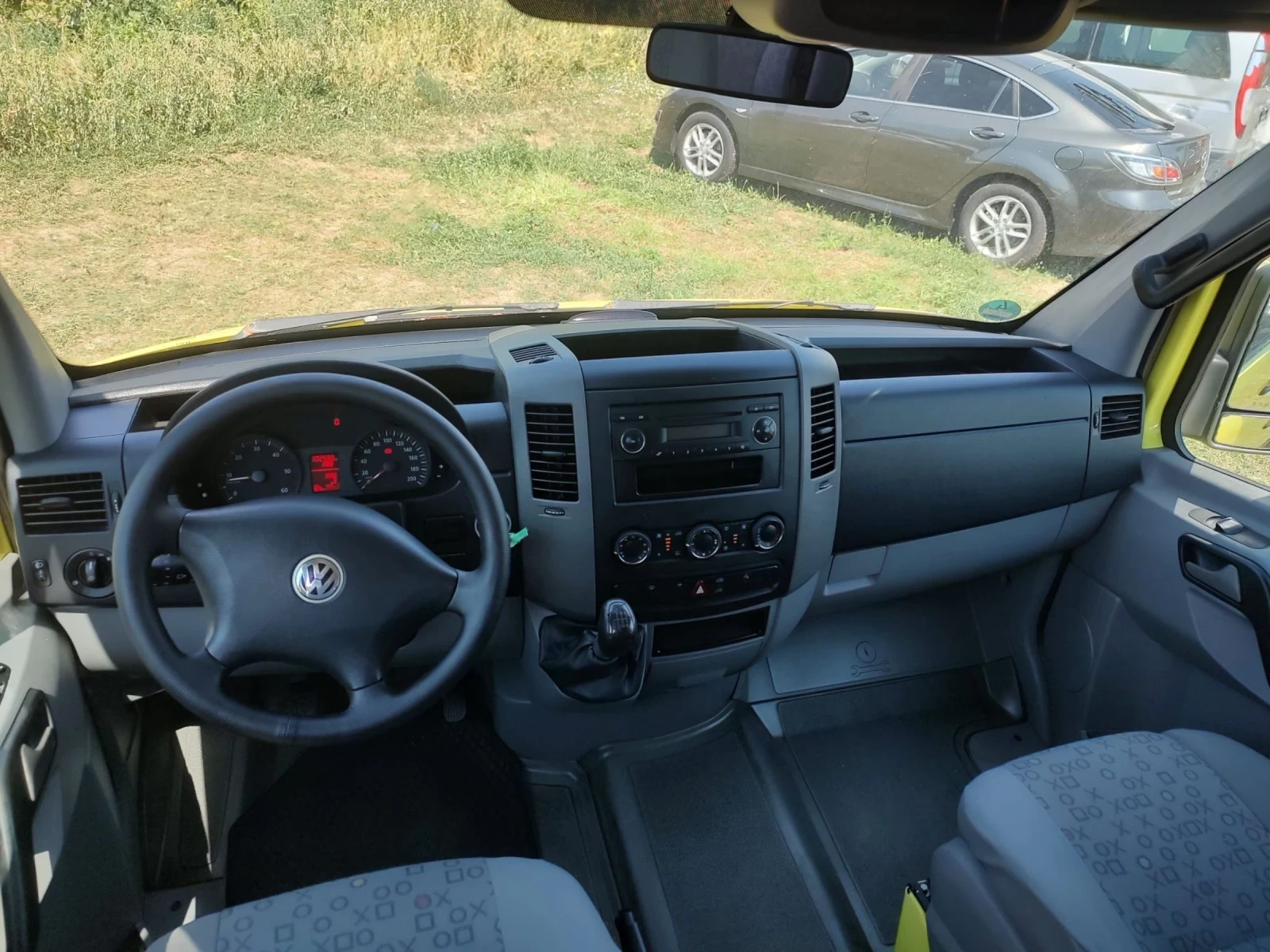 VW Crafter 2, 5TDI Двоен Климатик, снимка 7 - Бусове и автобуси - 53937567
