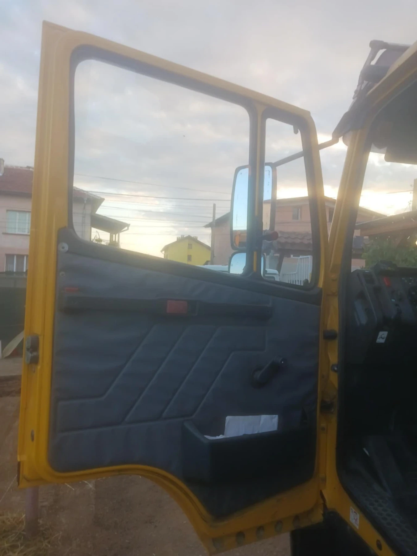 Mercedes-Benz 1117 Тристранен самосвал MILER KIPER, снимка 15 - Камиони - 55603250