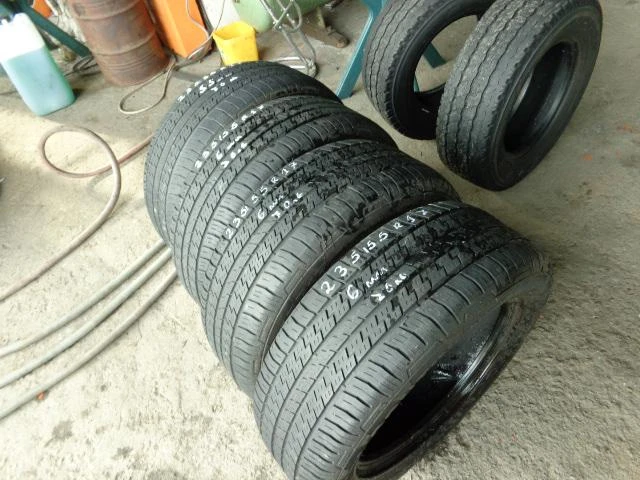 Гуми Всесезонни 235/55R17, снимка 3 - Гуми и джанти - 9725456