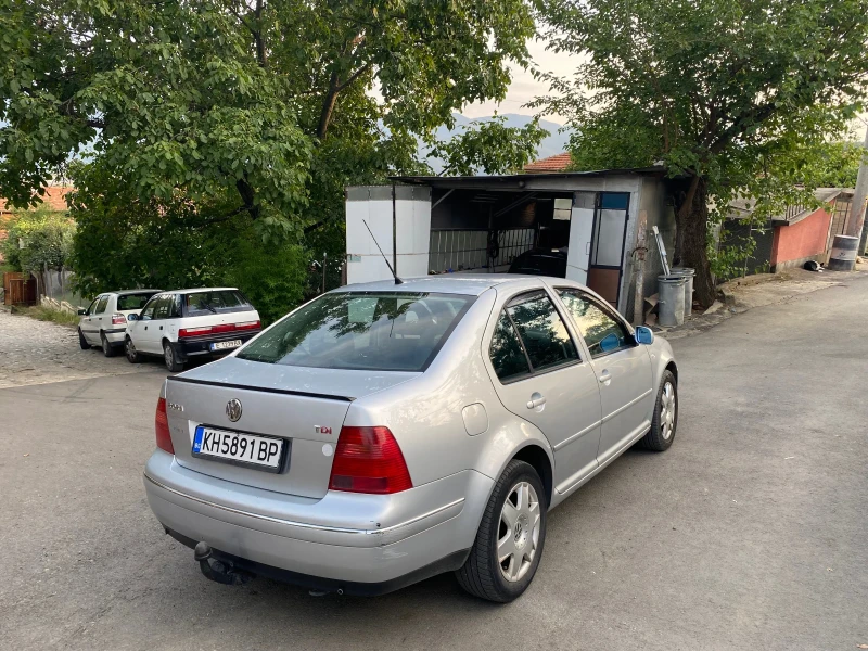 VW Bora, снимка 3 - Автомобили и джипове - 47016649