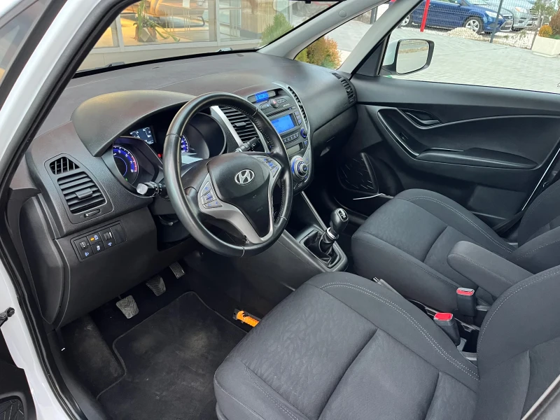 Hyundai Ix20 1.4i климатроник, снимка 7 - Автомобили и джипове - 48325818