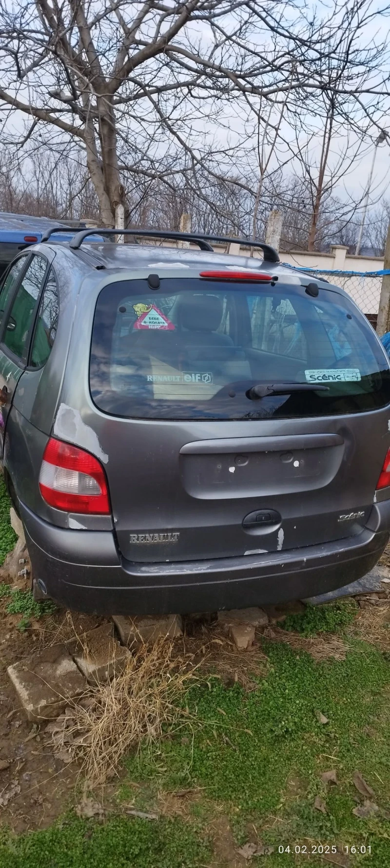 Renault Scenic 1.6 16V, снимка 3 - Автомобили и джипове - 48984332