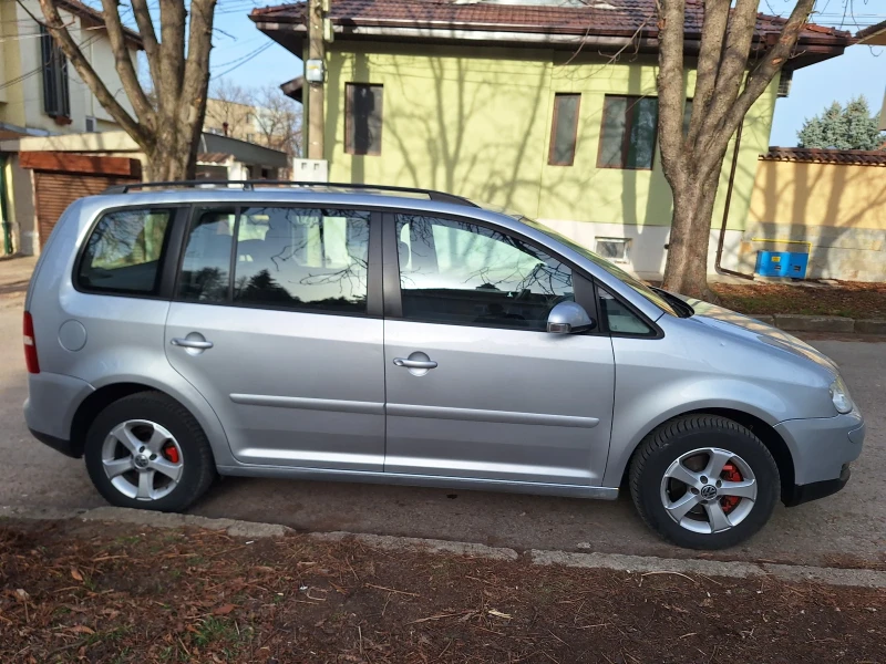 VW Touran, снимка 3 - Автомобили и джипове - 49445068