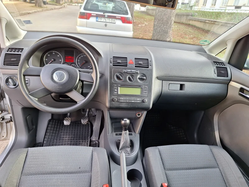 VW Touran, снимка 8 - Автомобили и джипове - 49445068