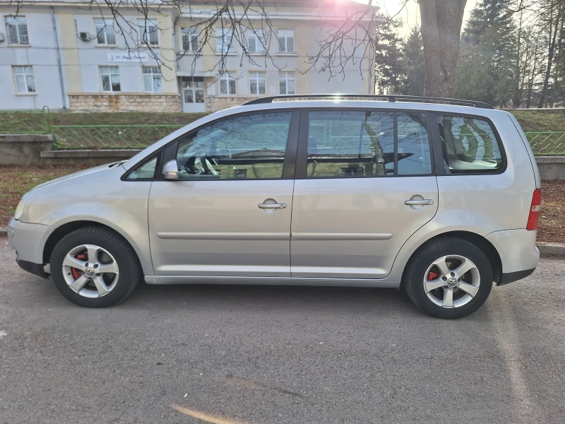 VW Touran, снимка 7 - Автомобили и джипове - 49445068