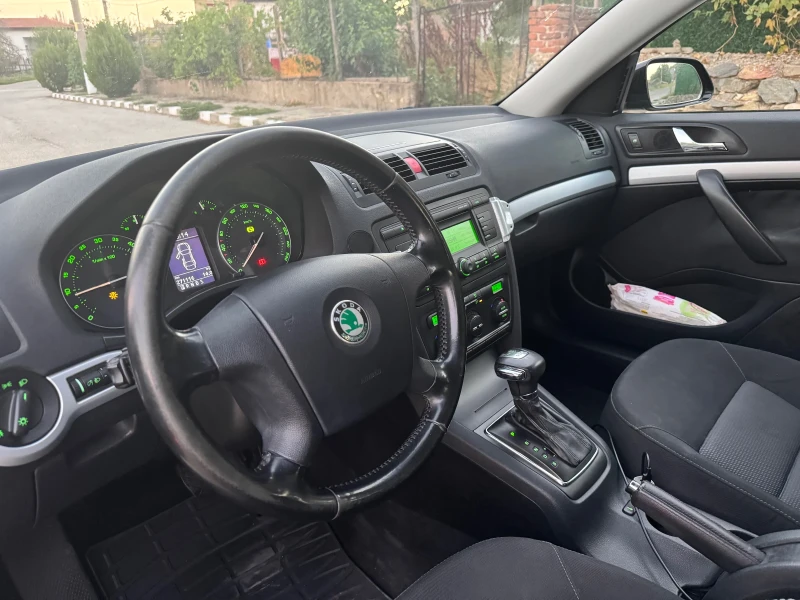 Skoda Octavia, снимка 5 - Автомобили и джипове - 52015252