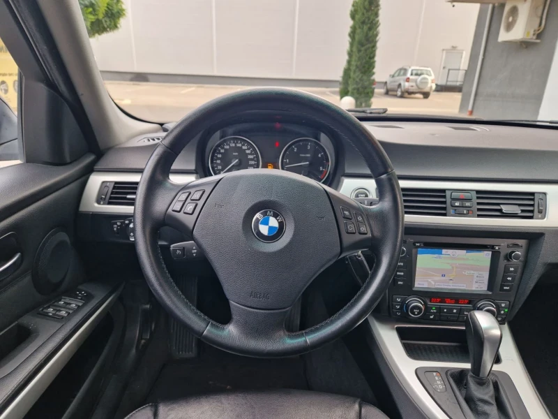 BMW 325 3.0 / 197 к.с. НАВИГАЦИЯ, снимка 11 - Автомобили и джипове - 52150394
