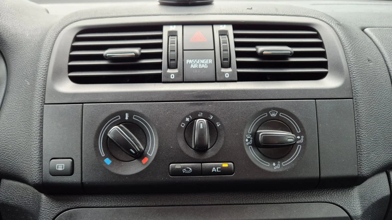 Skoda Fabia 1.4 TDI Euro 5, снимка 12 - Автомобили и джипове - 52253748