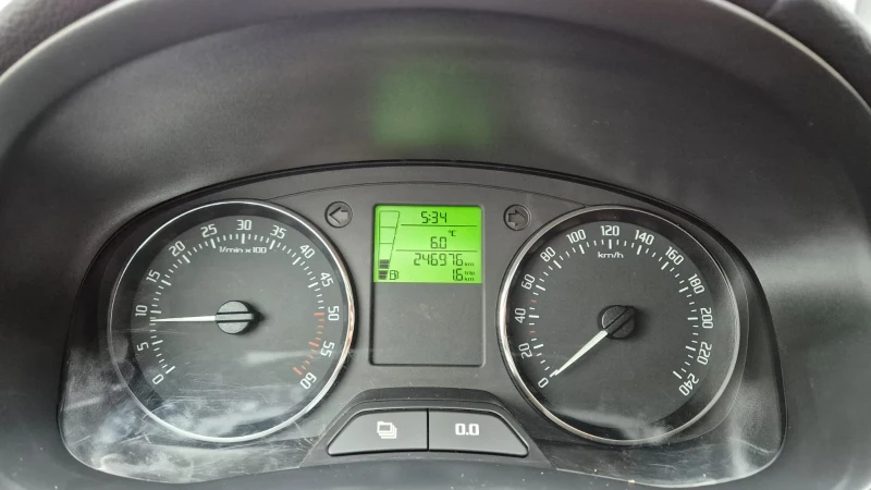 Skoda Fabia 1.4 TDI Euro 5, снимка 15 - Автомобили и джипове - 52253748