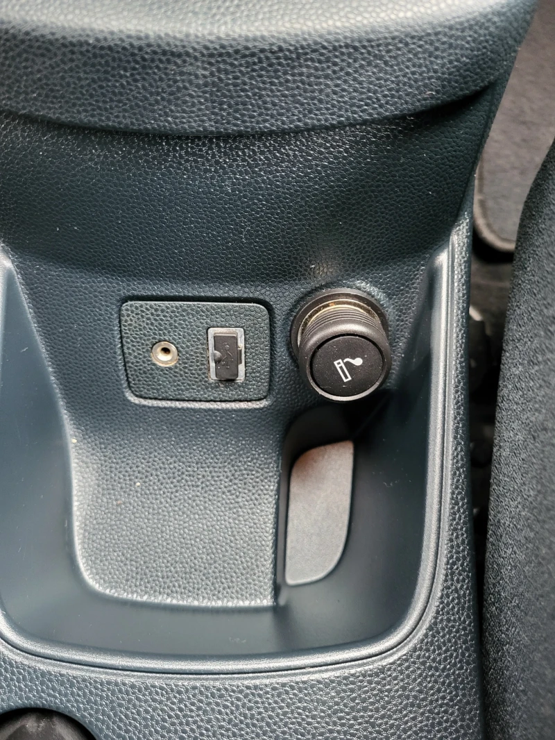 Ford Fiesta 1.6 TDCI, снимка 14 - Автомобили и джипове - 52668036