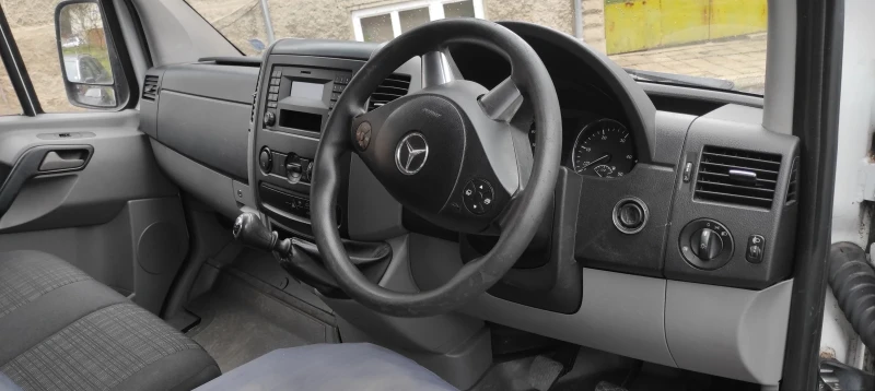 Mercedes-Benz 220 313, снимка 8 - Автомобили и джипове - 52891383