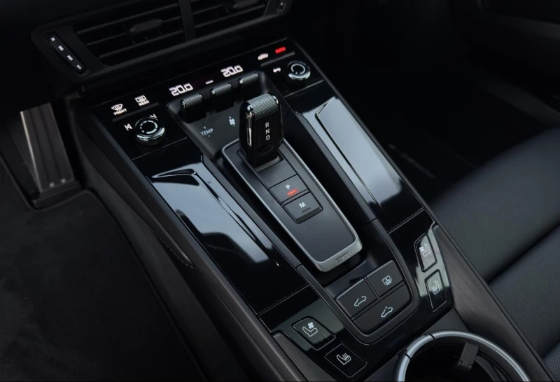 Porsche 911 992.2 CARRERA GTS/COUPE/SPORTDESIGN/PASM/BOSE/PANO, снимка 14 - Автомобили и джипове - 53198230