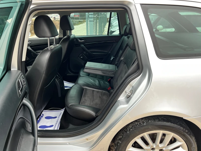 Skoda Octavia 2.0 TDI 4X4 LAURIN&KLEMENT , снимка 13 - Автомобили и джипове - 53199364