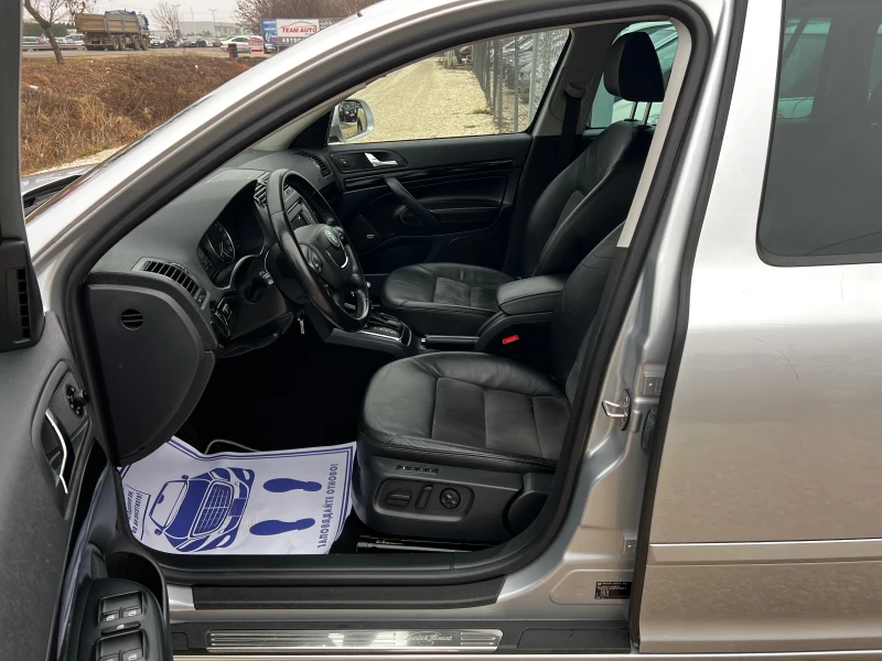 Skoda Octavia 2.0 TDI 4X4 LAURIN&KLEMENT , снимка 10 - Автомобили и джипове - 53199364